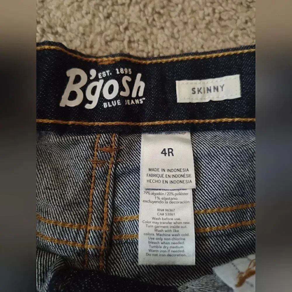 OshKosh B'Gosh Boys Kids Jeans Size 4R Skinny Raw Denim Blue BRAND NEW NO TAGS